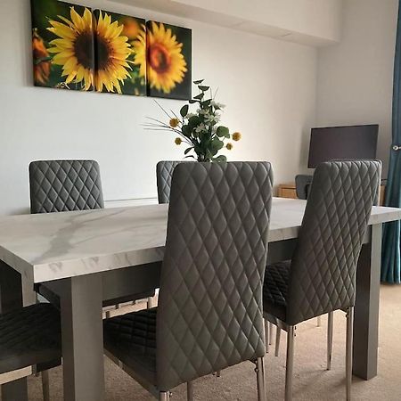 Beautiful 2 Bedroom Flat Overlooking Golf Course Карнусти Екстериор снимка