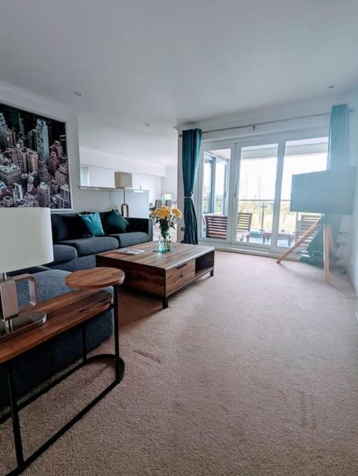 Beautiful 2 Bedroom Flat Overlooking Golf Course Карнусти Екстериор снимка