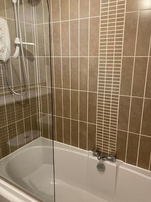 Beautiful 2 Bedroom Flat Overlooking Golf Course Карнусти Екстериор снимка